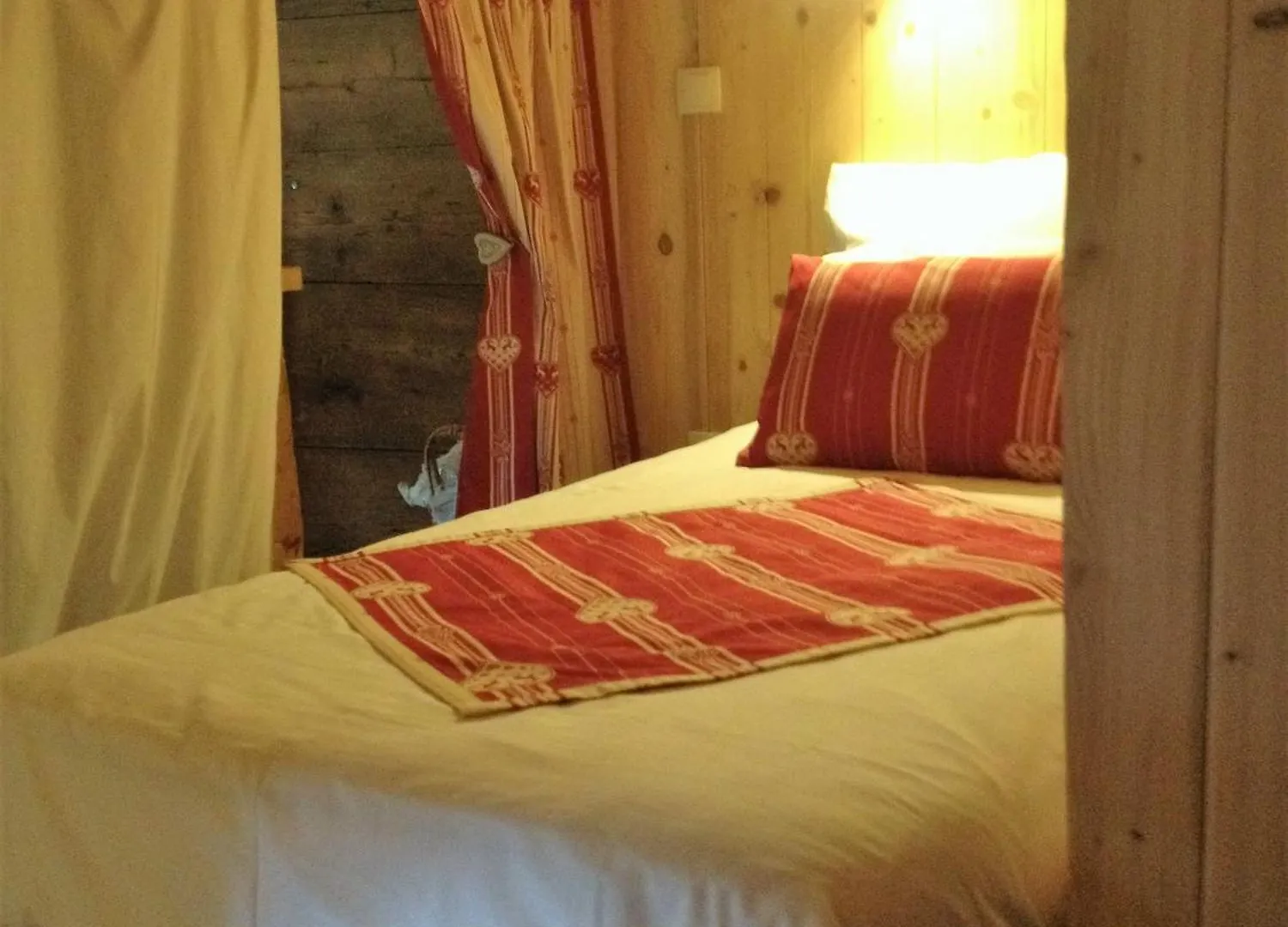 Les Chalets Du Bonheur Les Houches 0*,